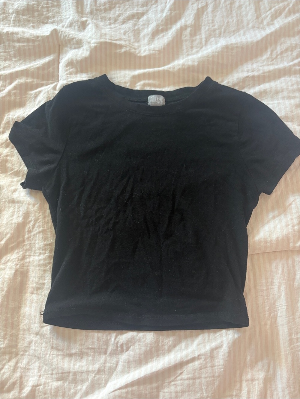 Tilly's Black Short Sleeve Crewneck Tee